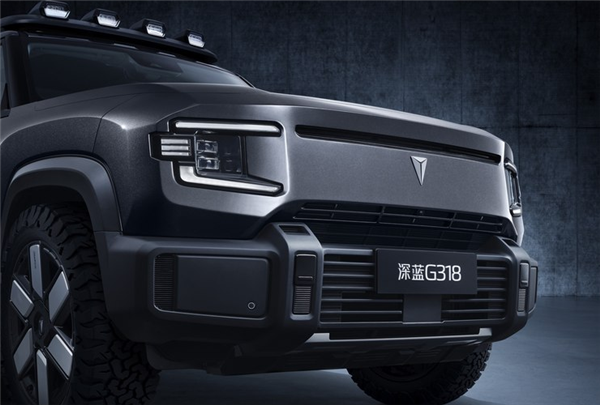 深蓝G318硬派SUV官图发布，预计售价30万元，配备丰富原厂拓展件
