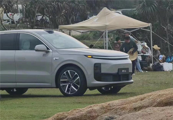 理想汽车全新SUV L6外观曝光，搭载最新智能座舱，起售价引猜测